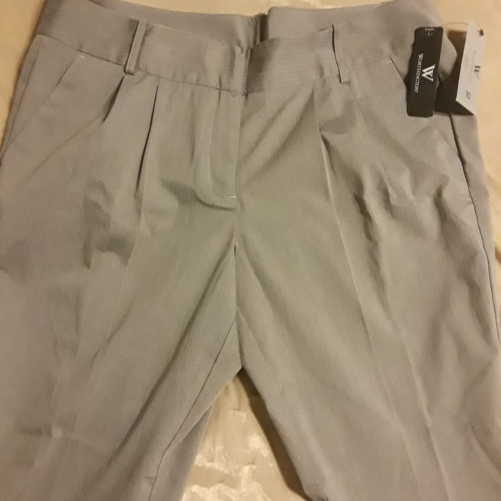Worthington Gray Ankle Length Pants.  NWT